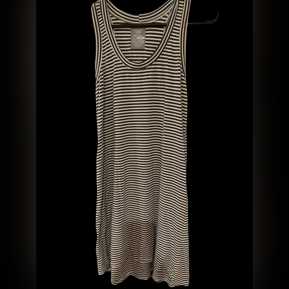 Moosejaw Black and White Lakeside Midi Dress. Size : Small